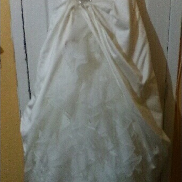 Wedding Dress - Picture 6 of 7